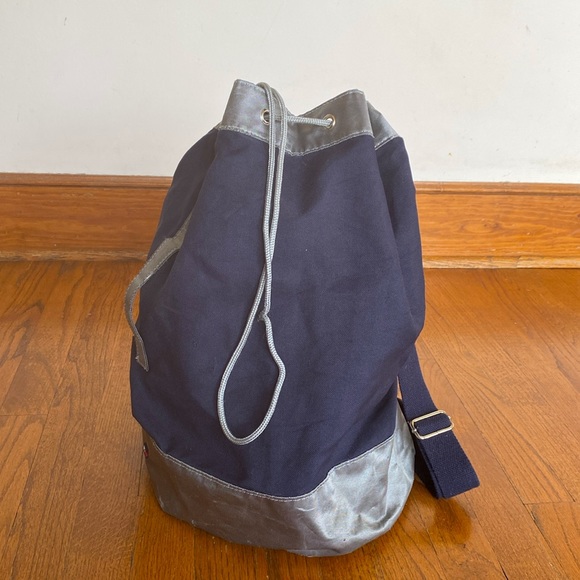 Vintage Tommy Hilfiger Duffle Tote Bag Drawstring Close Shoulder Strap &  Handle - Picture 5 of 8